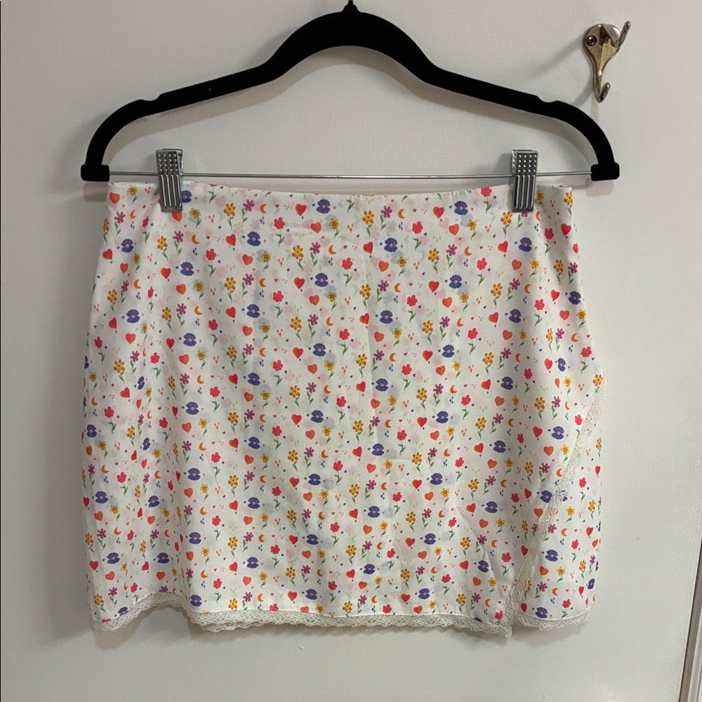 Princess Polly White Floral Mini Skirt in Sz 6